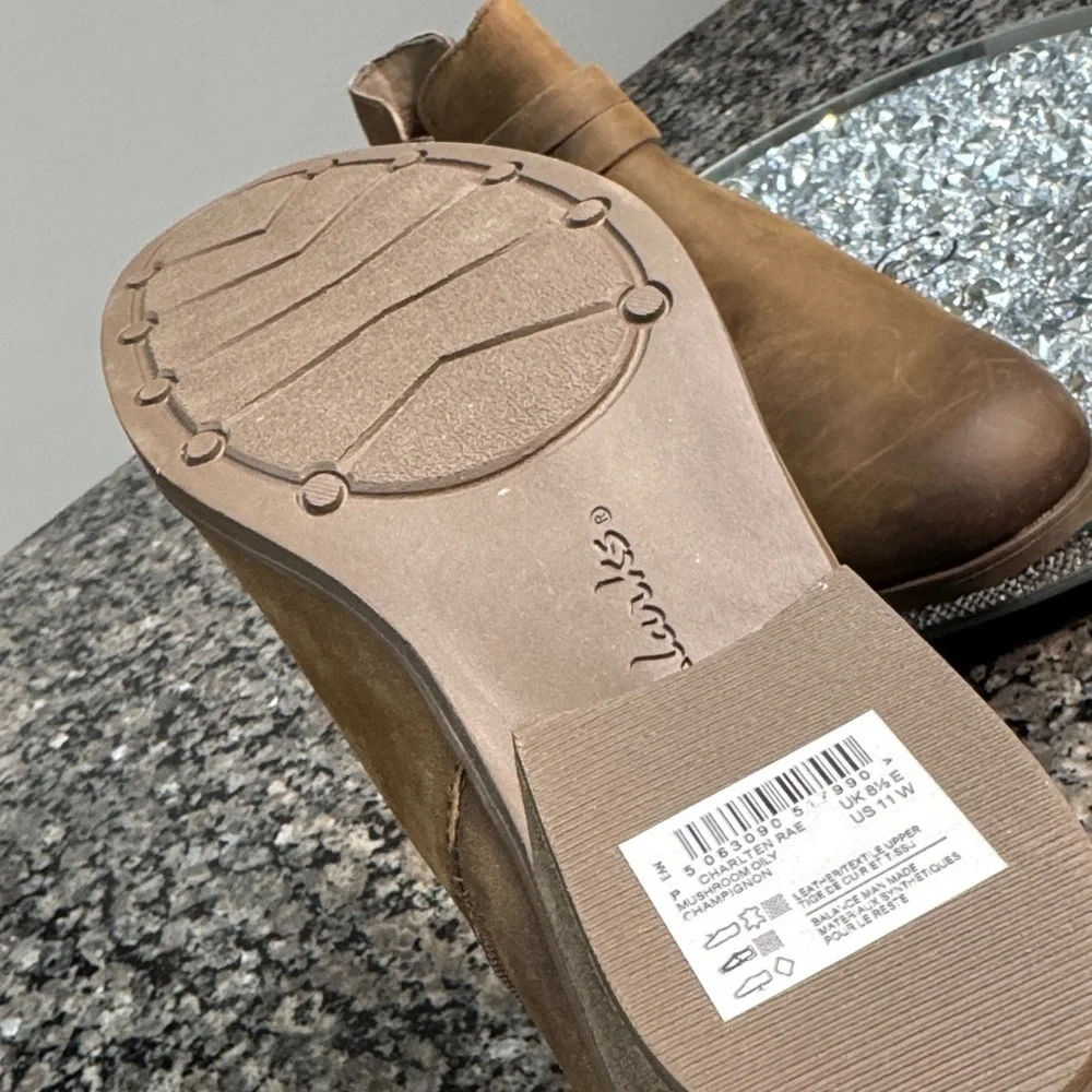 Clarks Tan Ankle Boots with Strap Detail western boho NWT 11